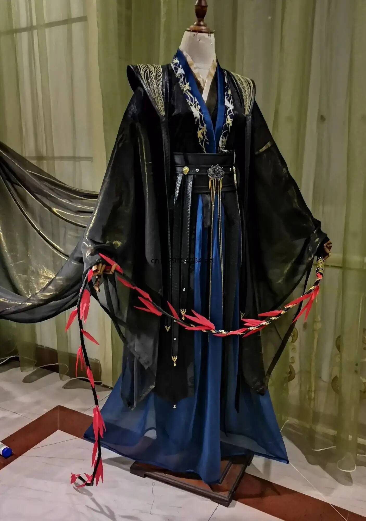 Queen Anime Cosplay - Mo Ran The Husky And His